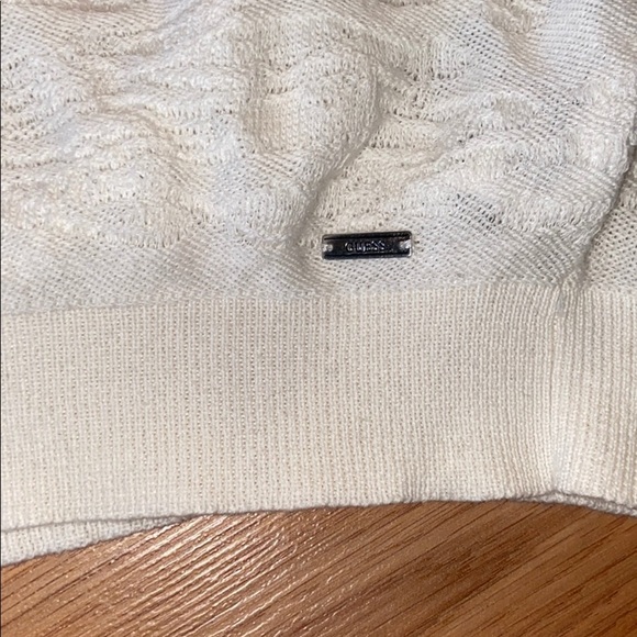 Guess off-white sweater vest NWOT - Picture 2 of 4